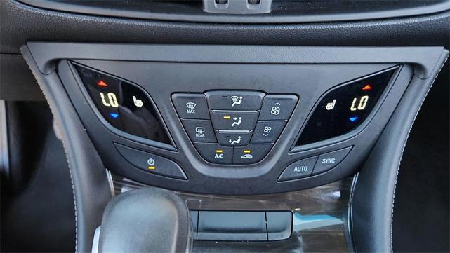 Photo of 2019 Summit White Buick Envision