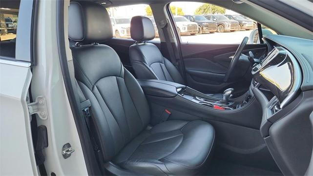 Photo of 2019 Summit White Buick Envision