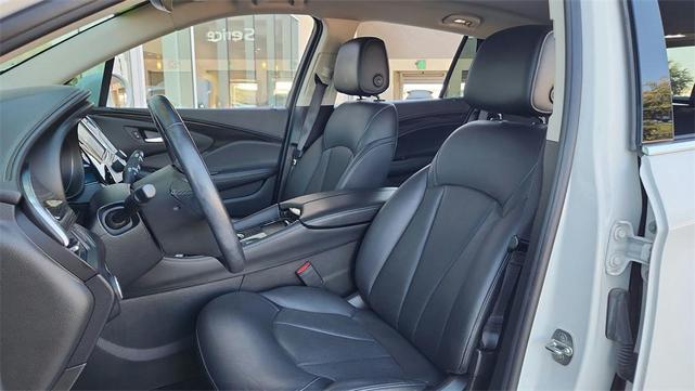 Photo of 2019 Summit White Buick Envision