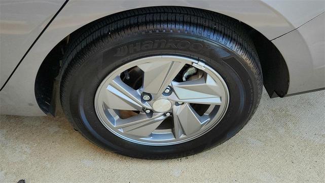 Photo of 2025 Fluid Metal Hyundai ELANTRA
