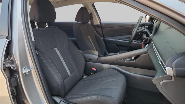 Photo of 2025 Fluid Metal Hyundai ELANTRA