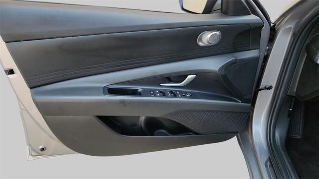 Photo of 2025 Fluid Metal Hyundai ELANTRA