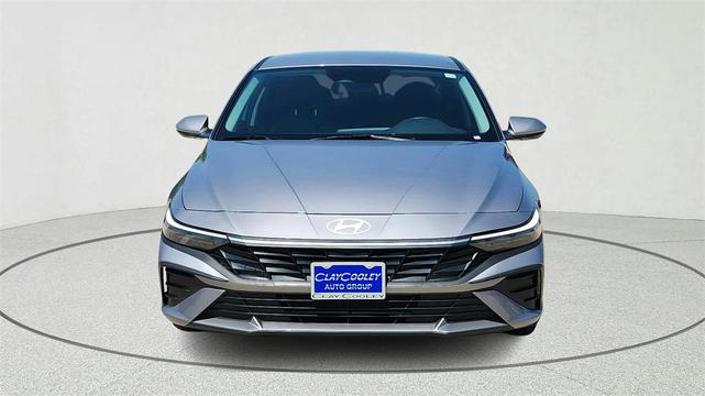 Photo of 2025 Fluid Metal Hyundai ELANTRA