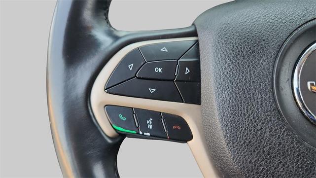 Photo of 2018 Granite Crystal Metallic Clearcoat Jeep Cherokee