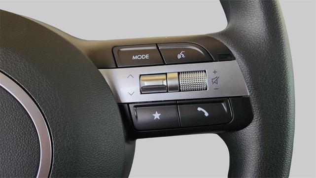 Photo of 2025 Shimmering Silver Hyundai TUCSON