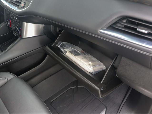 Photo of 2021 Black Chevrolet Suburban