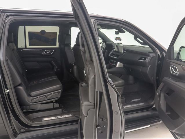 Photo of 2021 Black Chevrolet Suburban