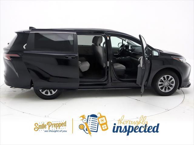 Photo of 2023 Midnight Black Metallic Toyota Sienna