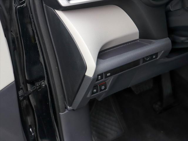 Photo of 2023 Midnight Black Metallic Toyota Sienna