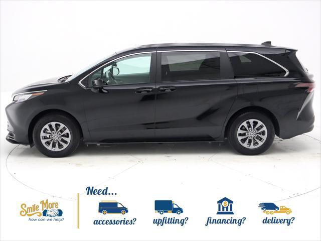 Photo of 2023 Midnight Black Metallic Toyota Sienna