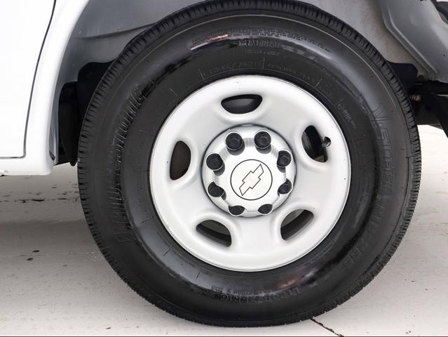 Photo of 2016 Summit White Chevrolet Express 3500