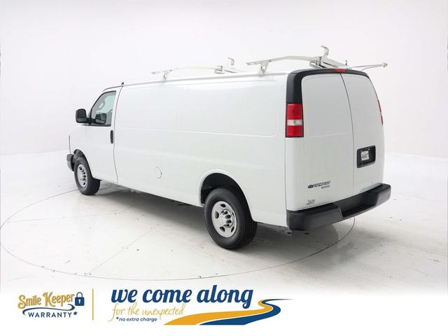 Photo of 2016 Summit White Chevrolet Express 3500