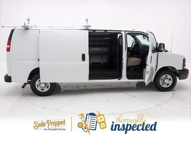 Photo of 2016 Summit White Chevrolet Express 3500