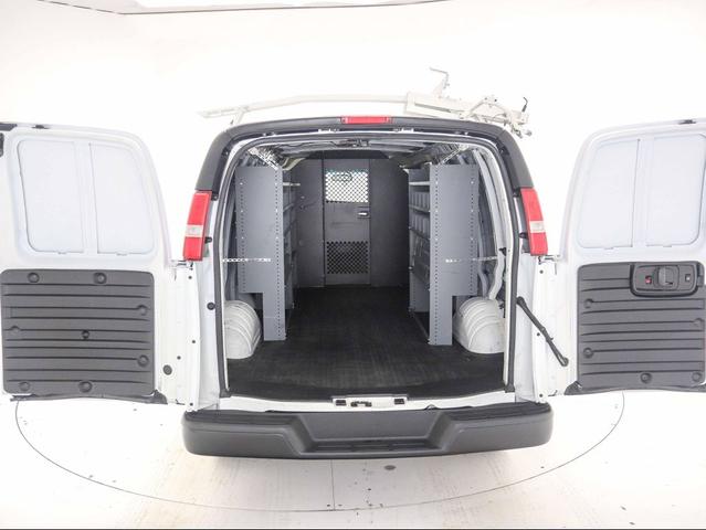 Photo of 2016 Summit White Chevrolet Express 3500