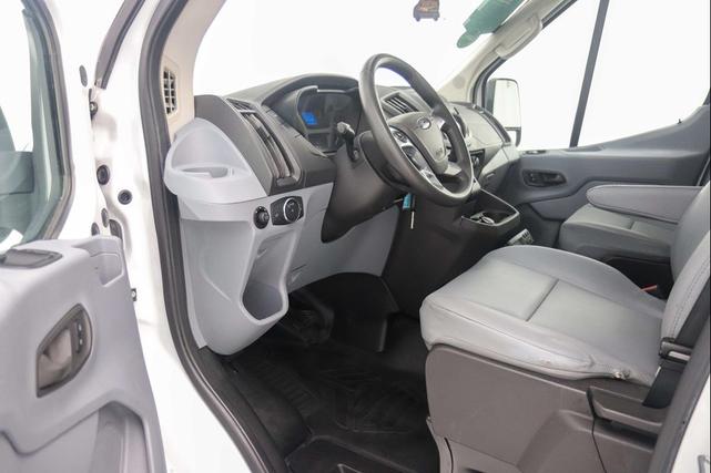 Photo of 2018 Oxford White Ford Transit-350