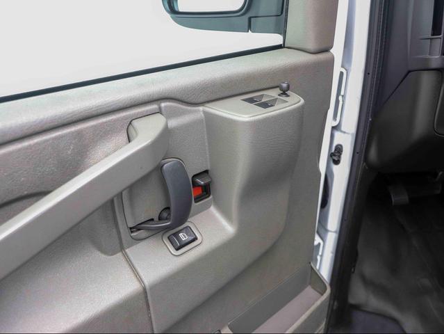 Photo of 2022 Summit White GMC Savana 2500
