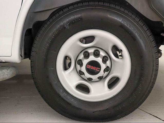 Photo of 2022 Summit White GMC Savana 2500