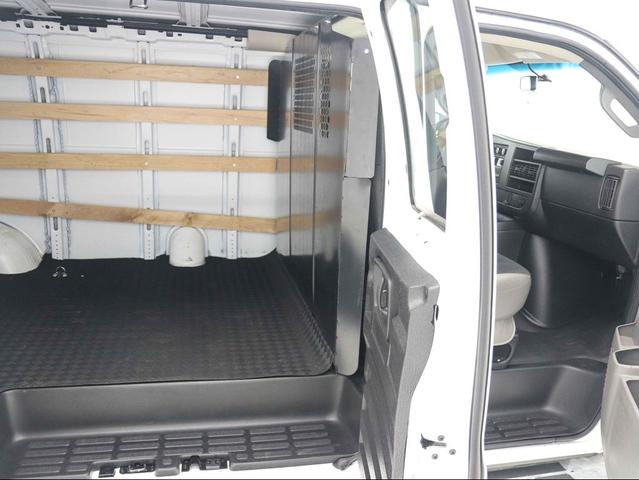 Photo of 2022 Summit White GMC Savana 2500