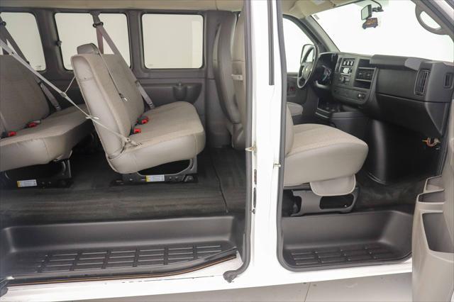 Photo of 2014 Summit White Chevrolet Express 1500