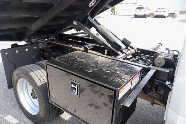 Photo of 2022 Oxford White Ford F-450