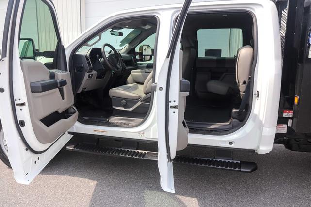 Photo of 2022 Oxford White Ford F-450