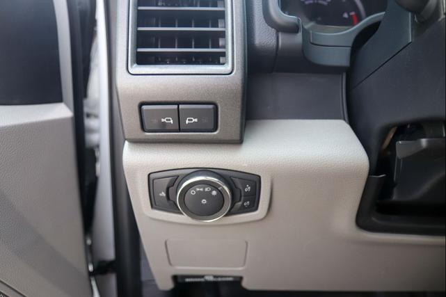 Photo of 2022 Oxford White Ford F-450