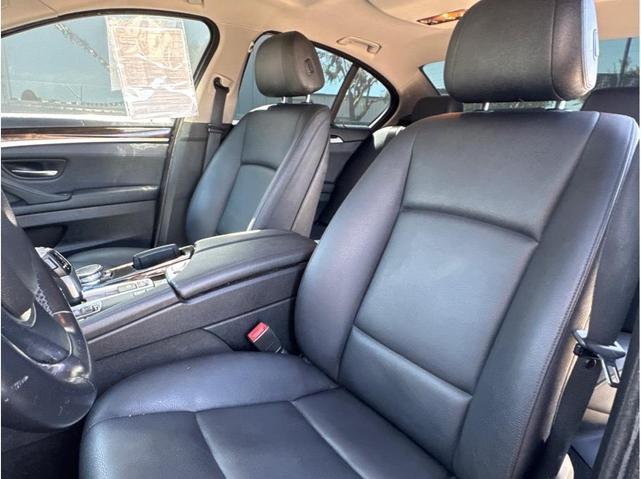 Photo of 2015 Silver BMW 528