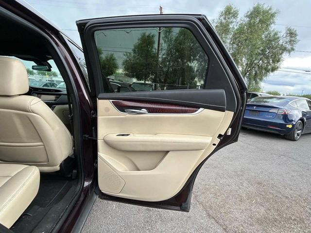 Photo of 2017 Purple Cadillac XT5
