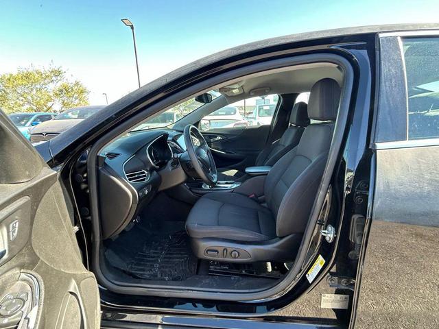 Photo of 2017 Black Chevrolet Malibu