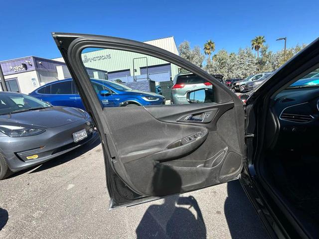 Photo of 2017 Black Chevrolet Malibu