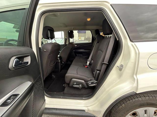 Photo of 2017 White Dodge Journey