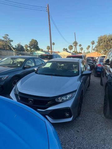 Photo of 2017 Silver Honda Civic