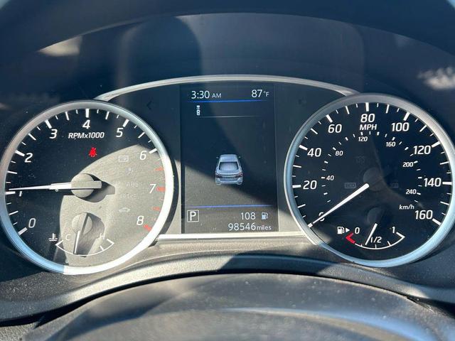 Photo of 2019 White Nissan Sentra