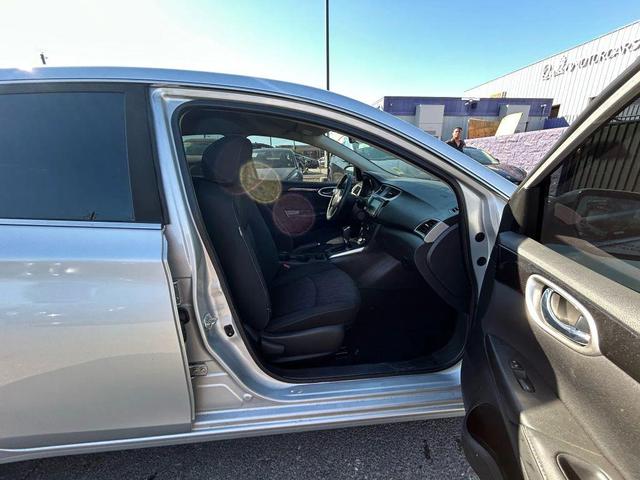Photo of 2019 White Nissan Sentra