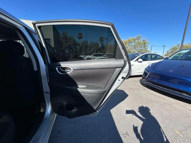Photo of 2019 White Nissan Sentra