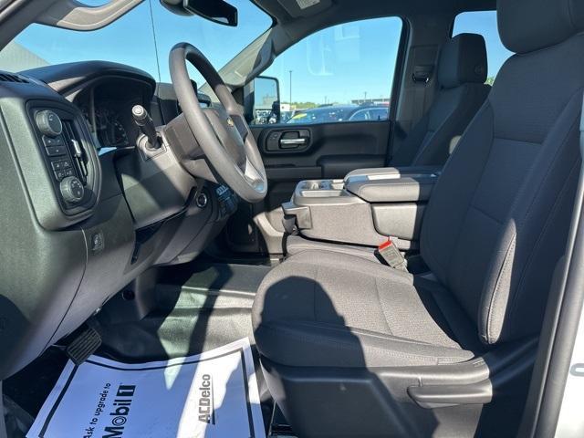 Photo of 2025 Summit White Chevrolet Silverado 2500