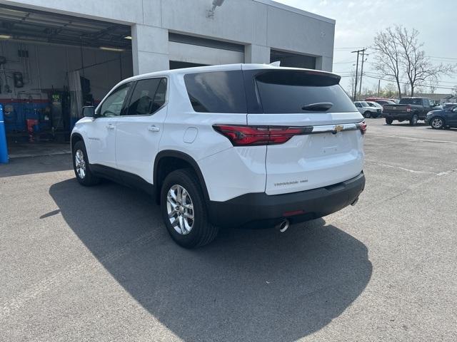 Photo of 2022 Summit White Chevrolet Traverse