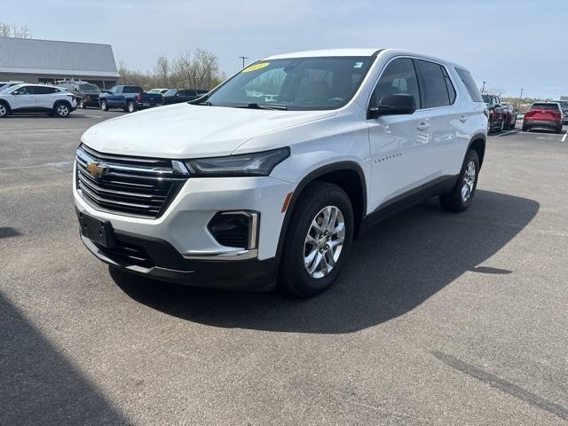 Photo of 2022 Summit White Chevrolet Traverse