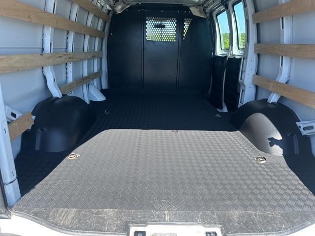Photo of 2023 Summit White GMC Savana 2500