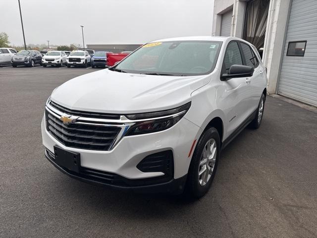 Photo of 2024 Summit White Chevrolet Equinox
