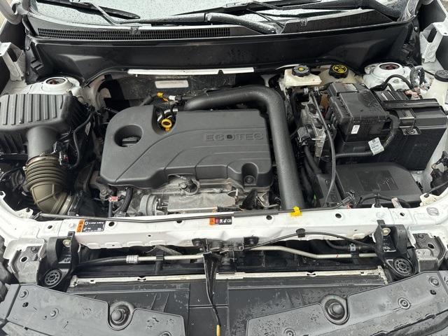 Photo of 2024 Summit White Chevrolet Equinox