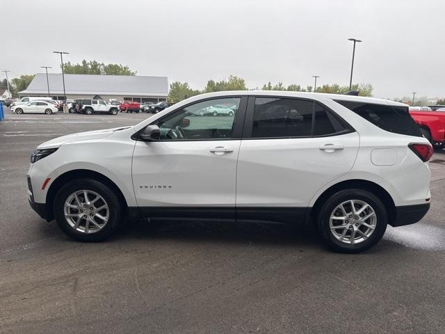 Photo of 2024 Summit White Chevrolet Equinox