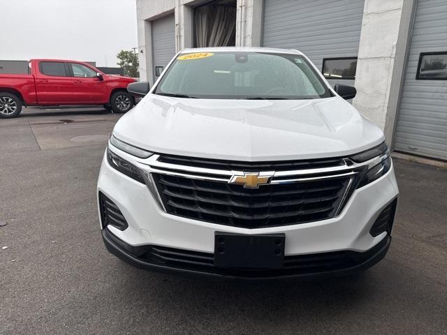 Photo of 2024 Summit White Chevrolet Equinox