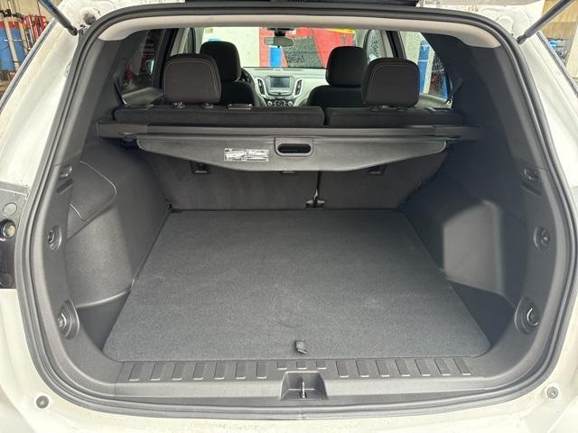 Photo of 2024 Summit White Chevrolet Equinox