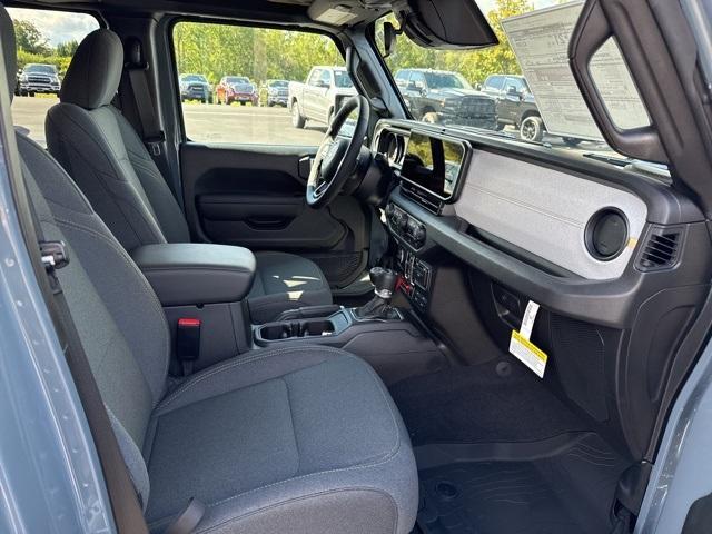 Photo of 2025 Anvil Clearcoat Jeep Wrangler
