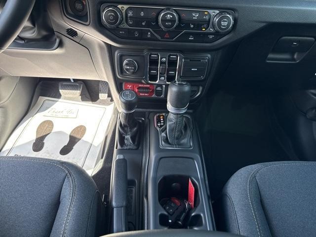 Photo of 2025 Anvil Clearcoat Jeep Wrangler