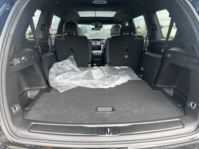 Photo of 2025 Diamond Black Jeep Grand Cherokee L