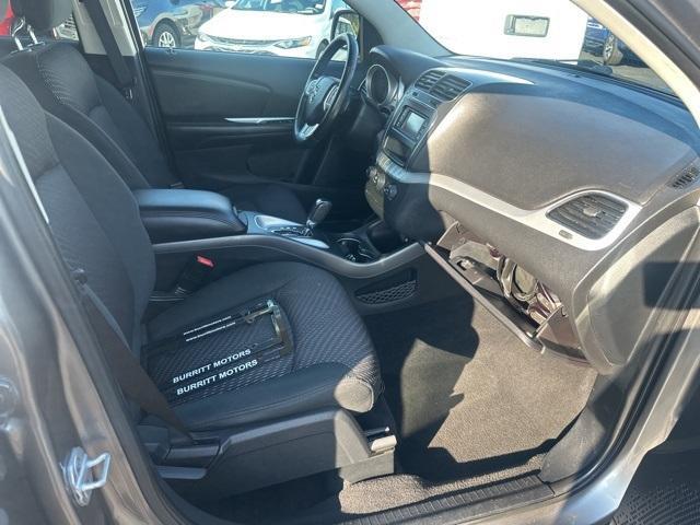 Photo of 2012 Storm Gray Pearlcoat Dodge Journey
