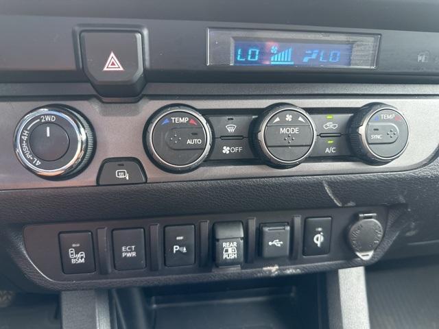 Photo of 2021 White Toyota Tacoma