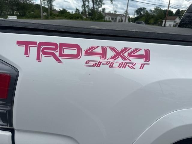 Photo of 2021 White Toyota Tacoma